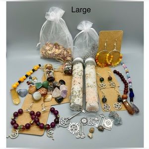 🎉FLASH SALE🎉Mystery Witchy Gift Set - Crystals & Accessories- Size Large